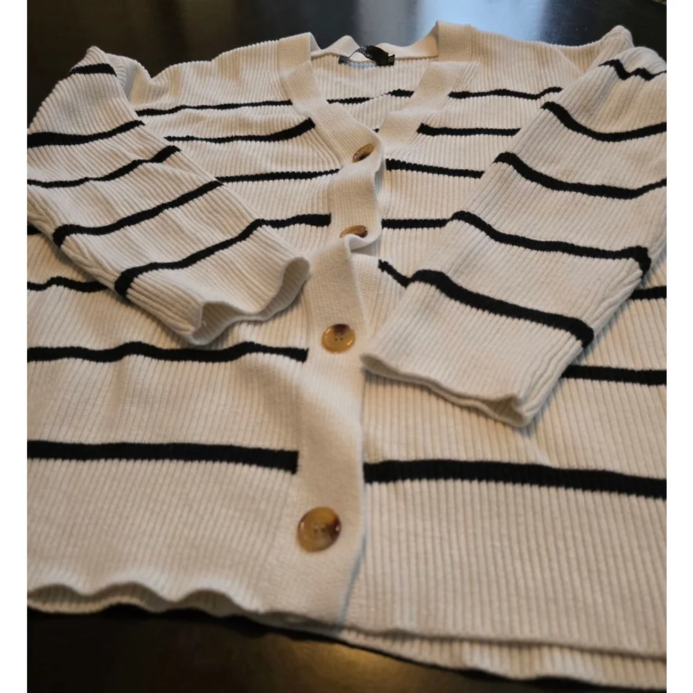 Women's Oversized LILLUSORY White & Black Striped Cardigan XS Cozy Coastal